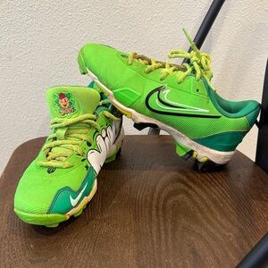 Nike Kids Green softball baseball cleats